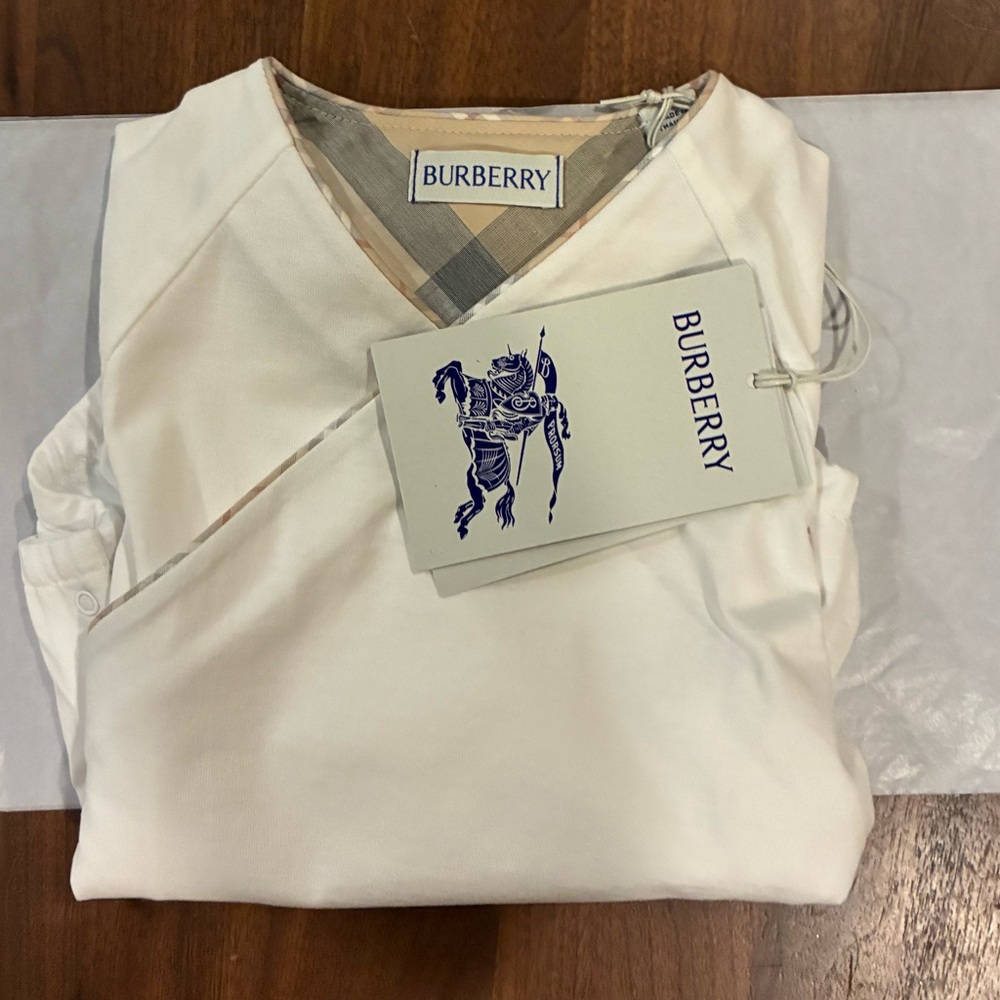 NWT- Burberry Bodysuit & Check Bandana Bib Set - Picture 5 of 15